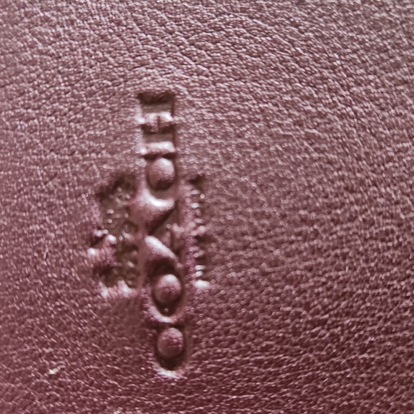 Beautiful NWT Coach Victorian Floral Hayden Berry Foldover Crossbody Clutch 🌺♥️ - Picture 11 of 17